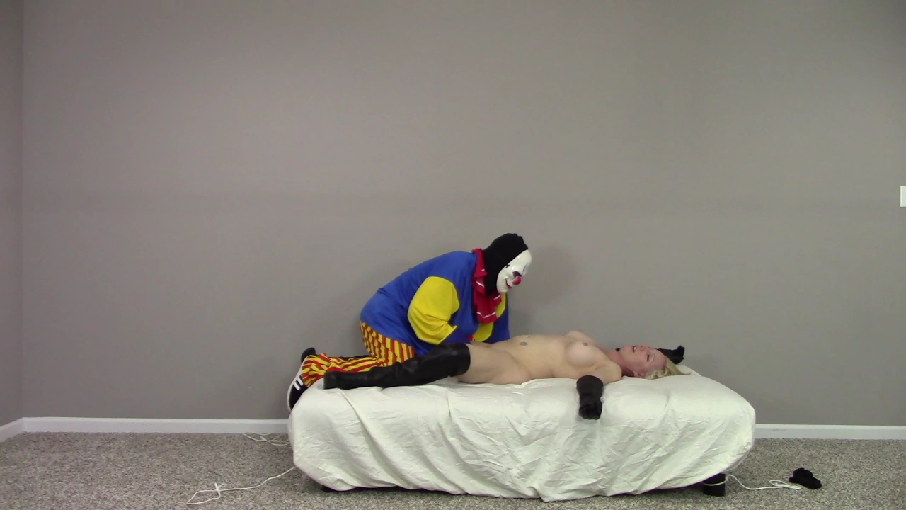 super_hero_black_mask_vs_clown_thugs-0045.png