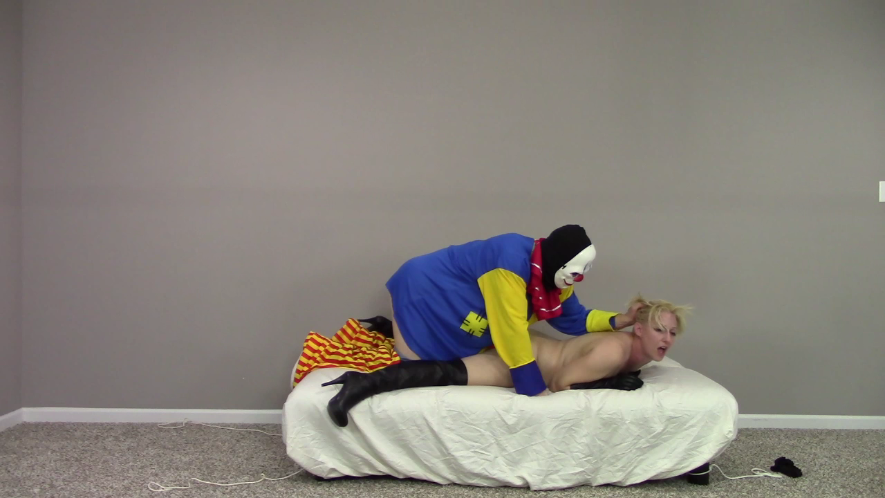 super_hero_black_mask_vs_clown_thugs-0055.png