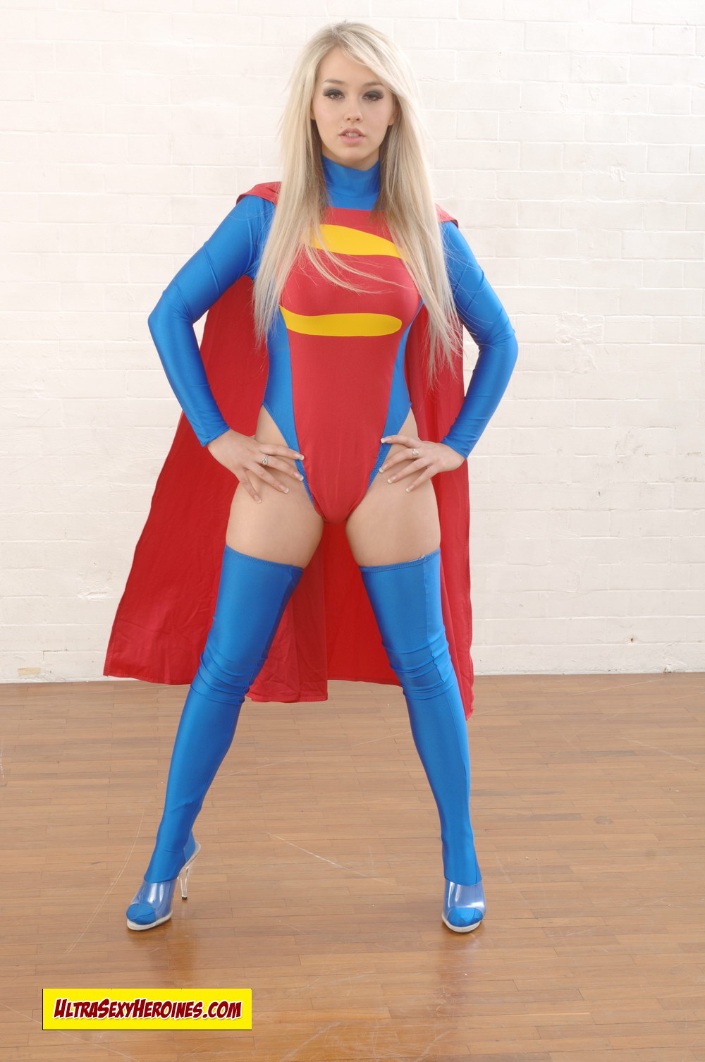 ultrasexyheroines-com-0117-0003.jpg