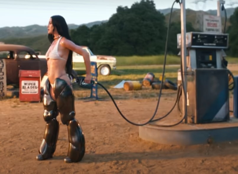 katy perry video.jpg