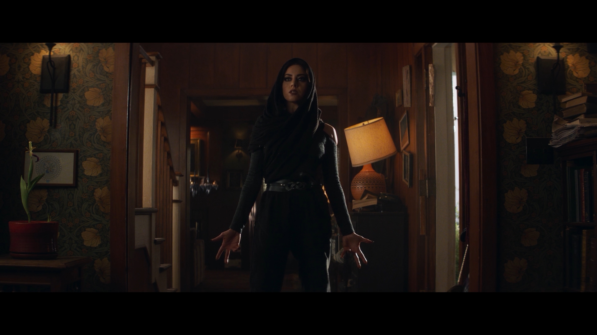 Agatha All Along S01E01.mkv_snapshot_31.06_[2024.09.23_21.12.53].jpg