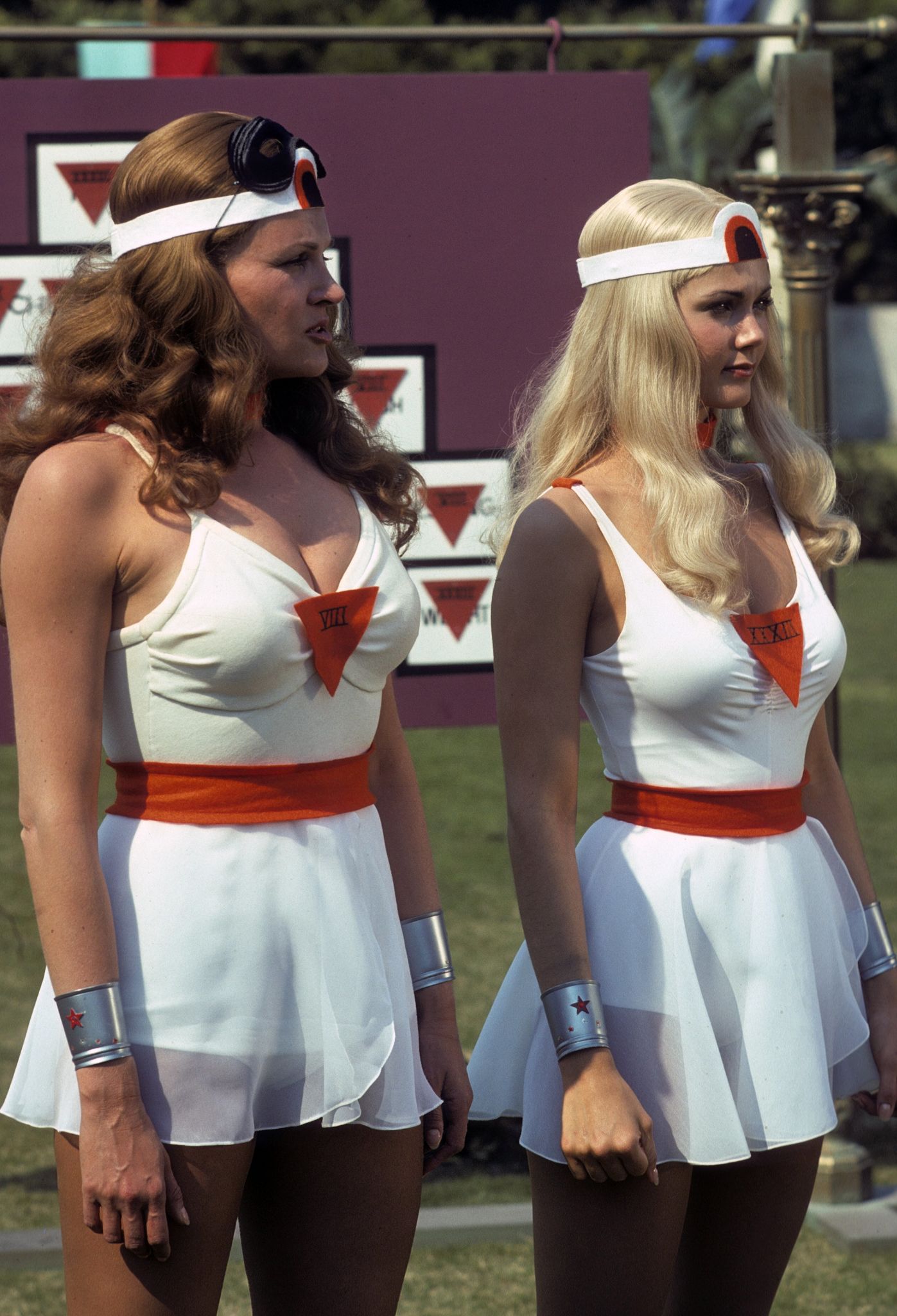 lynda-carter-lynda-carter-41265747-1397-2048.jpg
