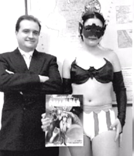 carles recio with cosplayer.jpg