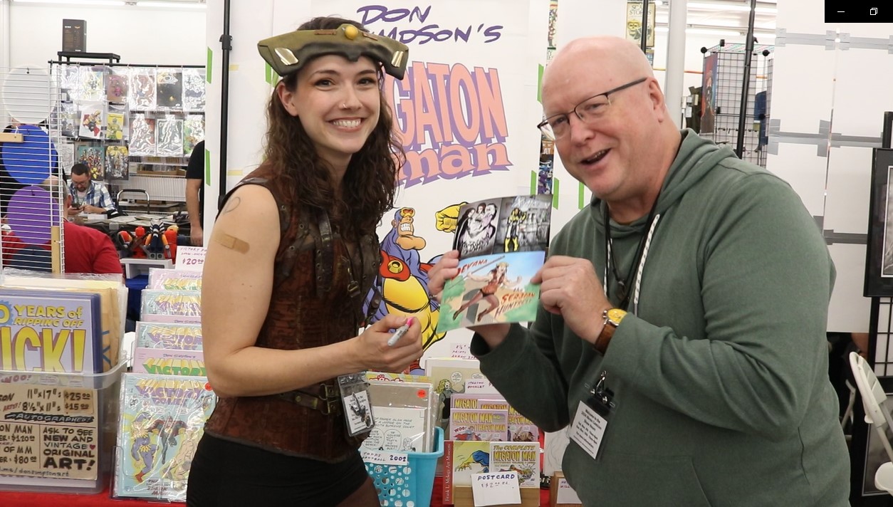 devana at akron comicon with don simpson.jpg