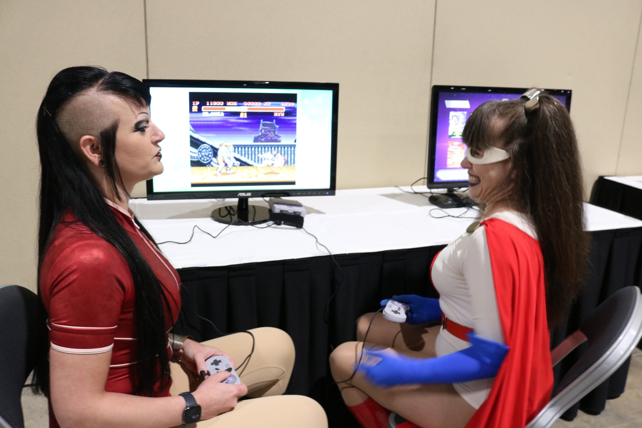 red gina and poderosa street fighter cosplay world.jpg